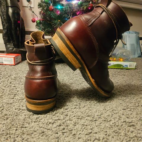 White's 350 Cutter in Horween Burgundy Chromexcel