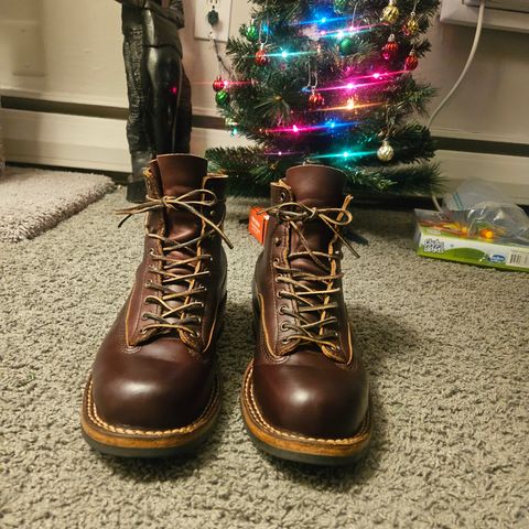 White's 350 Cutter in Horween Burgundy Chromexcel
