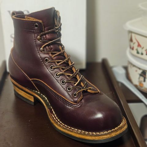 White's 350 Cutter in Horween Burgundy Chromexcel