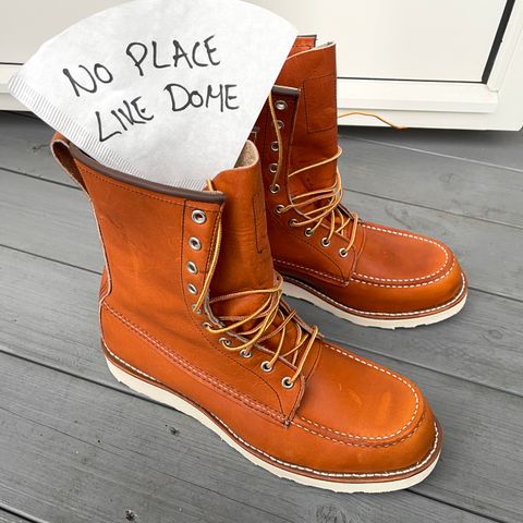 View photo of Red Wing 8-Inch Classic Moc in S.B. Foot Oro Legacy