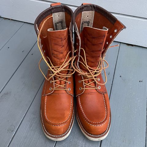 View photo of Red Wing 8-Inch Classic Moc in S.B. Foot Oro Legacy