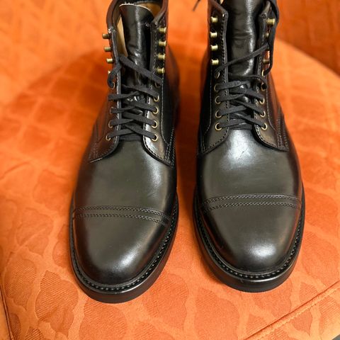 Flame Panda Service Boot in Maryam Natural Horsebutt Overdyed Brown then Black