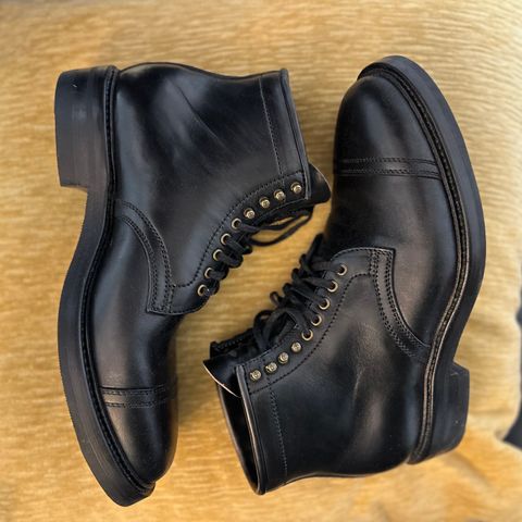 Flame Panda Service Boot in Maryam Natural Horsebutt Overdyed Brown then Black