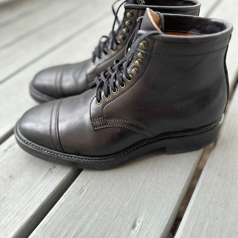 Flame Panda Service Boot in Maryam Natural Horsebutt Overdyed Brown then Black