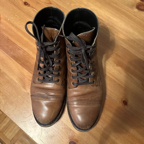 Thursday Captain in Horween Natural Chromexcel