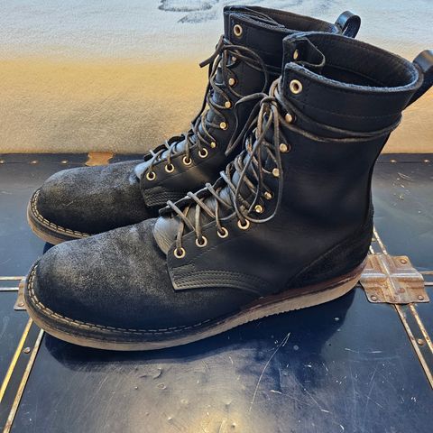 View photo of Nicks Traveler in Seidel MaxSupport Black Roughout