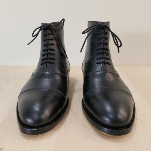 View photo of Patrio Shoemaker Captoe Oxford Boots in Unknown Material