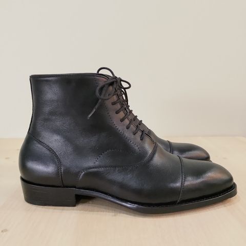 Search result thumbnail of Patrio Shoemaker Captoe Oxford Boots in Unknown Material