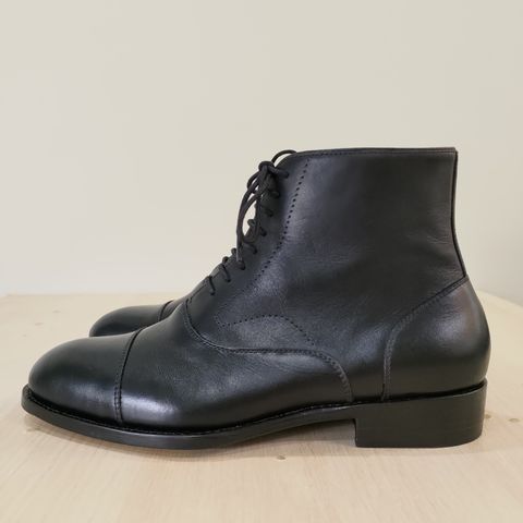 View photo of Patrio Shoemaker Captoe Oxford Boots in Unknown Material