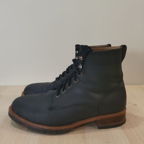 Black Wing Shoes Charcoal Crazy Horse in Charcoal Crazy Horse