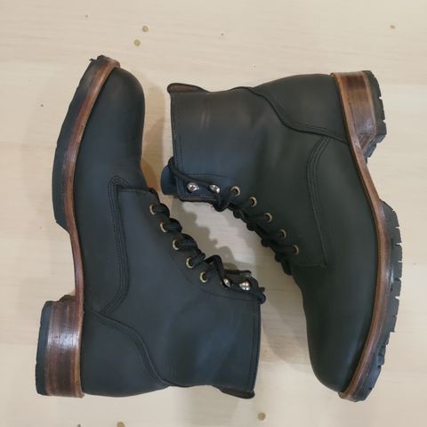 Black Wing Shoes Charcoal Crazy Horse in Charcoal Crazy Horse