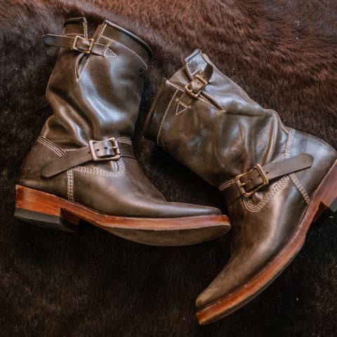 View photo of Willie's Handmade Boots Engineer Boots in Maryam Graphite Horsebutt