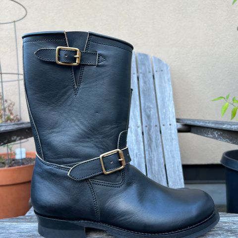 Y'2 Leather Engineer Boot in Sumi Dyed Horse