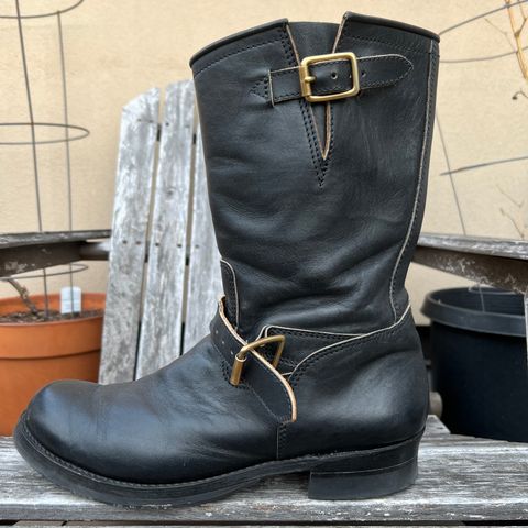 Y'2 Leather Engineer Boot in Sumi Dyed Horse