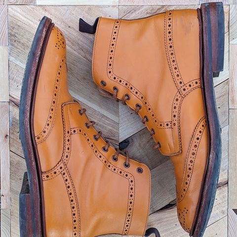 Tricker's Stow Country Boot in Acorn Antique