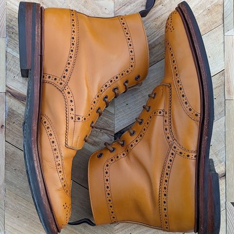 Tricker's Stow Country Boot in Acorn Antique