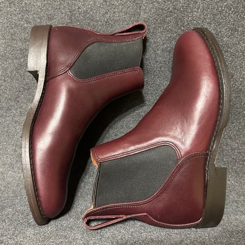 Red Wing Congress Chelsea Boots in S.B. Foot Black Cherry Featherstone