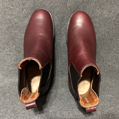 Red Wing Congress Chelsea Boots in S.B. Foot Black Cherry Featherstone