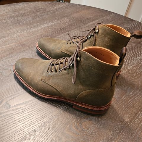 Meermin Service Boot in C.F. Stead Leaf Green Waxy Commander Suede