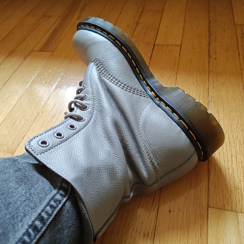 Dr. Martens 1460 Pascal Made In England in Zinc Grey Virginia