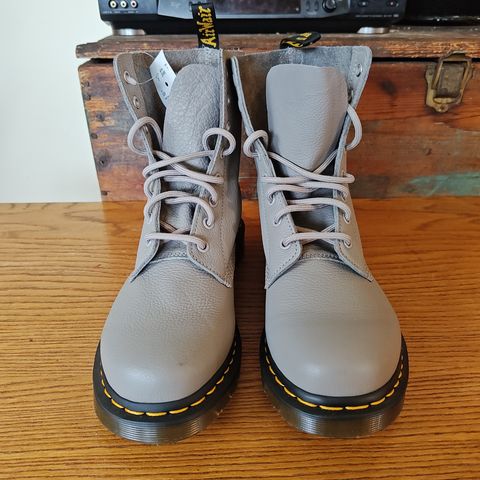 Dr. Martens 1460 Pascal Made In England in Zinc Grey Virginia