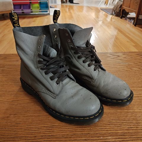 Dr. Martens 1460 Pascal Made In England in Zinc Grey Virginia