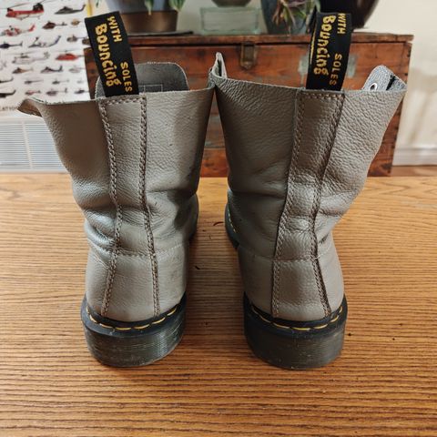 Dr. Martens 1460 Pascal Made In England in Zinc Grey Virginia