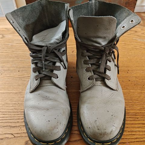 Dr. Martens 1460 Pascal Made In England in Zinc Grey Virginia
