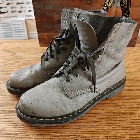 Dr. Martens 1460 Pascal Made In England in Zinc Grey Virginia