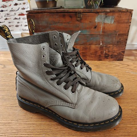 Dr. Martens 1460 Pascal Made In England in Zinc Grey Virginia