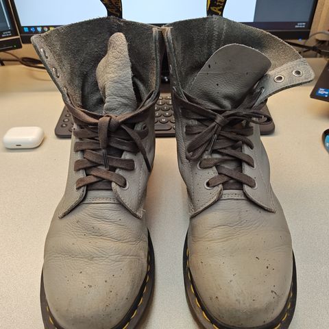 Dr. Martens 1460 Pascal Made In England in Zinc Grey Virginia