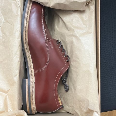 Meermin Split Toe Derby in Du Puy Burgundy Box Calf