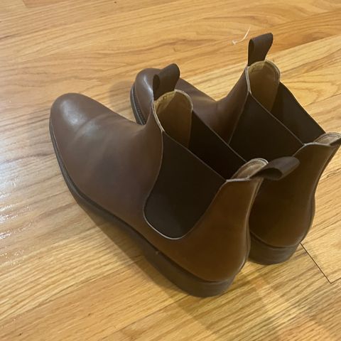 Meermin Wholecut Chelsea Boot in D’Annonay Dark Brown BoxCalf