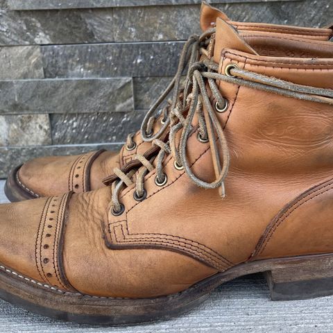 Search result thumbnail of Wesco Hendrik in Horween Natural Essex