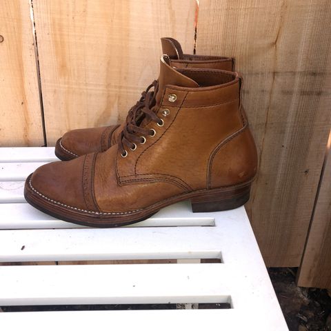 Santalum Service Boot