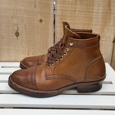 Santalum Service Boot