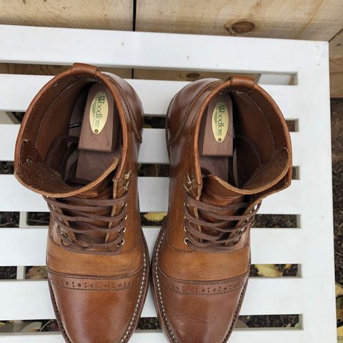 Santalum Service Boot