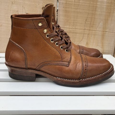 Santalum Service Boot