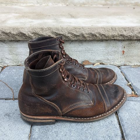 View photo of White's MP-M1TC in Horween Dark Brown Waxed Flesh