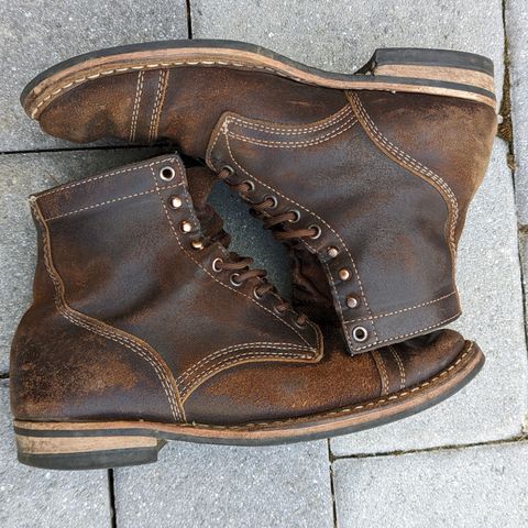 View photo of White's MP-M1TC in Horween Dark Brown Waxed Flesh