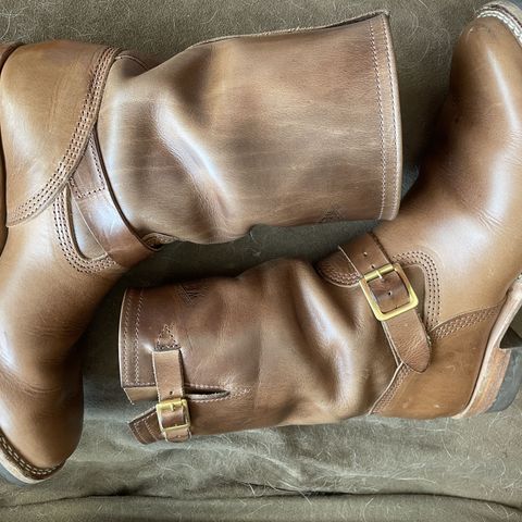 View photo of Wesco Mister Lou in Horween Natural Chromexcel