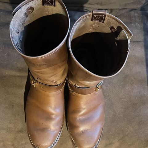 View photo of Wesco Mister Lou in Horween Natural Chromexcel