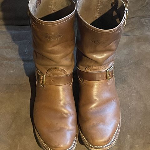 View photo of Wesco Mister Lou in Horween Natural Chromexcel