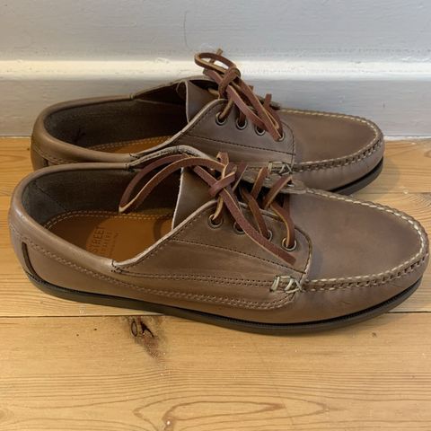 Search result thumbnail of Oak Street Bootmakers Trail Oxford in Horween Natural Chromexcel