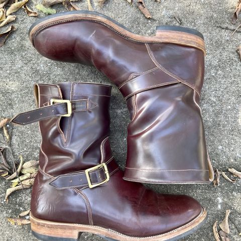 Search result thumbnail of Viberg Engineer in Horween Color 8 Shell Cordovan
