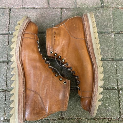 Unmarked Archie Boots