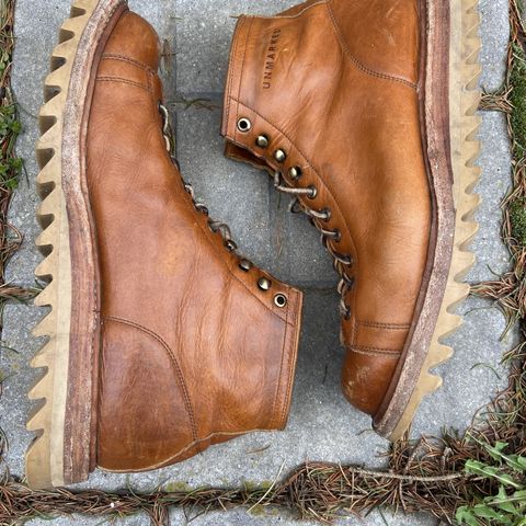 Unmarked Archie Boots