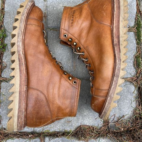 Unmarked Archie Boots