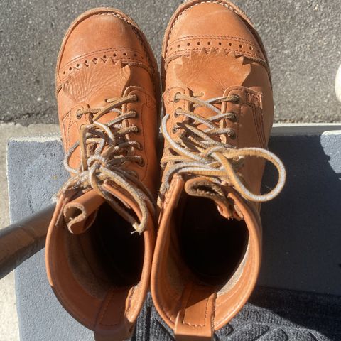 View photo of Wesco Hendrik in Horween Natural Essex