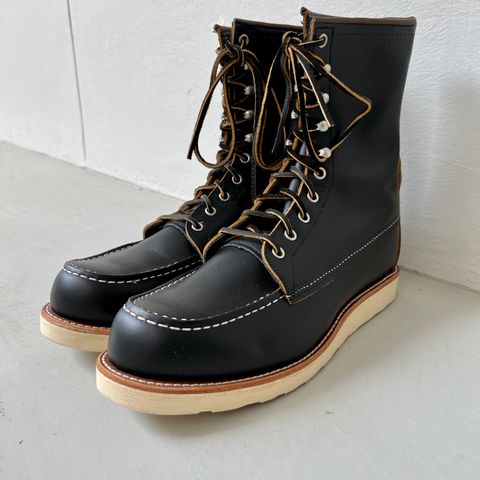 Red Wing 8-Inch Classic Moc in S.B. Foot Black Klondike